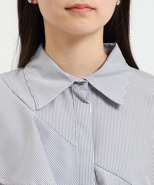TRUDEA（トルディア）の「アシンメトリーラッフルフリルシャツ（シャツ/ブラウス・レディース・ホワイト×ブルー/ホワイト×ブラック/ホワイト・MEDIUM）」の9枚目の写真