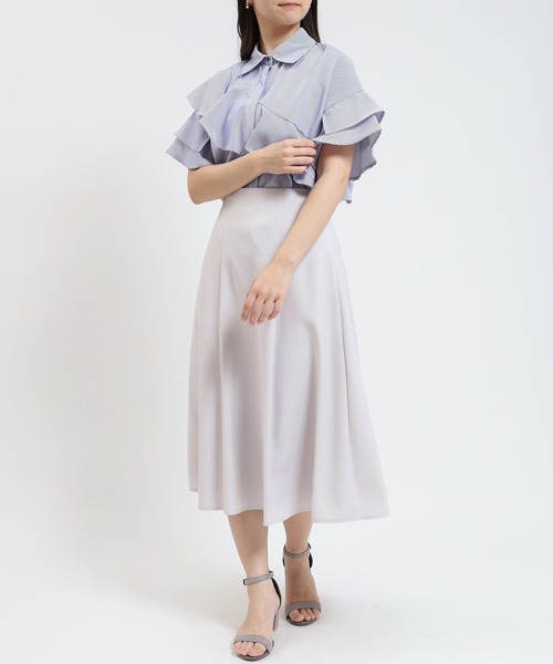 TRUDEA（トルディア）の「アシンメトリーラッフルフリルシャツ（シャツ/ブラウス・レディース・ホワイト×ブルー/ホワイト×ブラック/ホワイト・MEDIUM）」の20枚目の写真