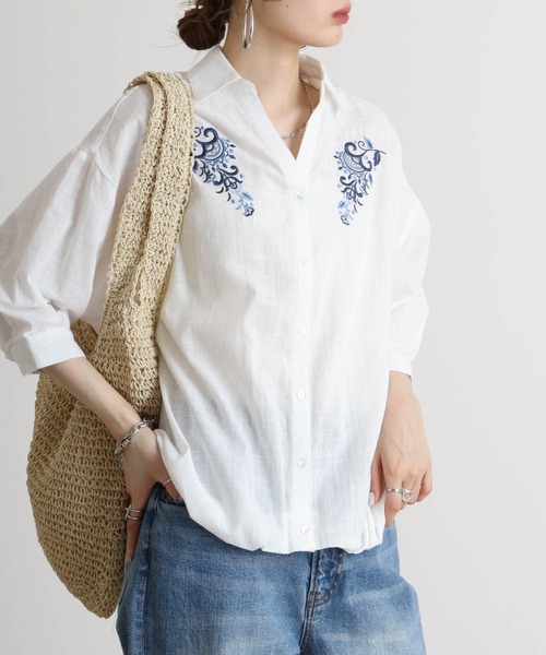 Quelle Chance(ケルシャンス)の「Quelle chance 刺繍いりドルマンブラウス(シャツ/ブラウス・レディース・ネイビー/カーキ/オフホワイト・M)」の7枚目の写真