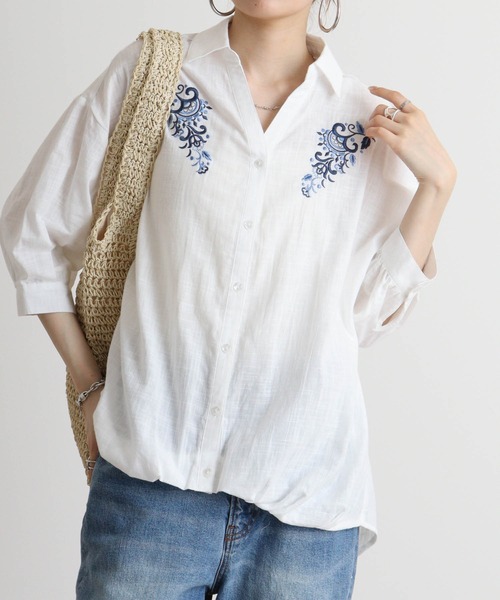 Quelle Chance(ケルシャンス)の「Quelle chance 刺繍いりドルマンブラウス(シャツ/ブラウス・レディース・ネイビー/カーキ/オフホワイト・M)」の5枚目の写真