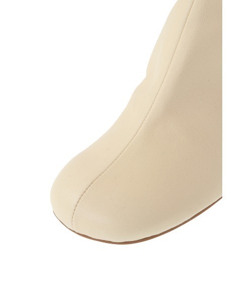 CLANE（クラネ）の「ROUND TOE SHORT BOOTS（ブーツ・レディース・アイボリー/ブラック・36/38/37）」の17枚目の写真