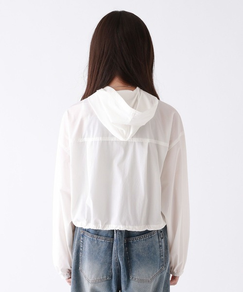 repipi armario（レピピ アルマリオ）の「ストレッチナイロンショートパーカー（パーカー・キッズ・ブラック/ホワイト/チャコールグレー/カーキ・LARGE/MEDIUM/SMALL）」の16枚目の写真