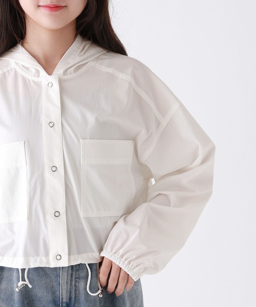 repipi armario（レピピ アルマリオ）の「ストレッチナイロンショートパーカー（パーカー・キッズ・ブラック/ホワイト/チャコールグレー/カーキ・LARGE/MEDIUM/SMALL）」の18枚目の写真