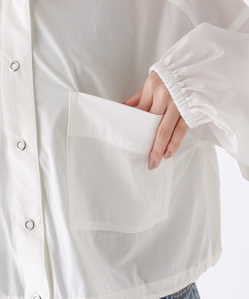 repipi armario（レピピ アルマリオ）の「ストレッチナイロンショートパーカー（パーカー・キッズ・ブラック/ホワイト/チャコールグレー/カーキ・LARGE/MEDIUM/SMALL）」の19枚目の写真