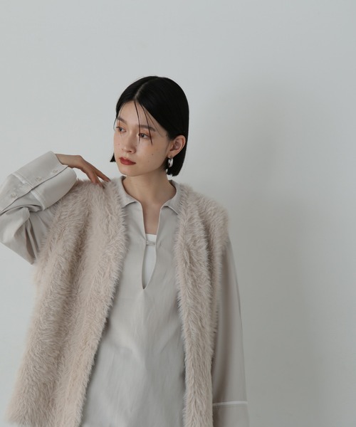 N.（N. Natural Beauty Basic）（エヌエヌナチュラルビューティーベーシック）の「◆フェザーヤーンベスト（ベスト・レディース・ブラウン/グレイッシュベージュ・MEDIUM）」の11枚目の写真