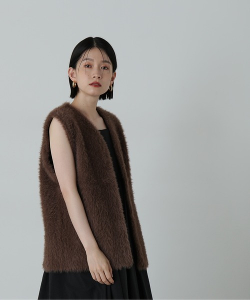 N.（N. Natural Beauty Basic）（エヌエヌナチュラルビューティーベーシック）の「◆フェザーヤーンベスト（ベスト・レディース・ブラウン/グレイッシュベージュ・MEDIUM）」の3枚目の写真