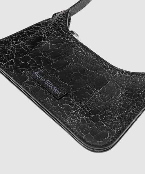 Acne Studios（アクネストゥディオズ）の「FN-WN-BAGS000414（ショルダーバッグ・レディース・ブラック・ONE SIZE）」の5枚目の写真