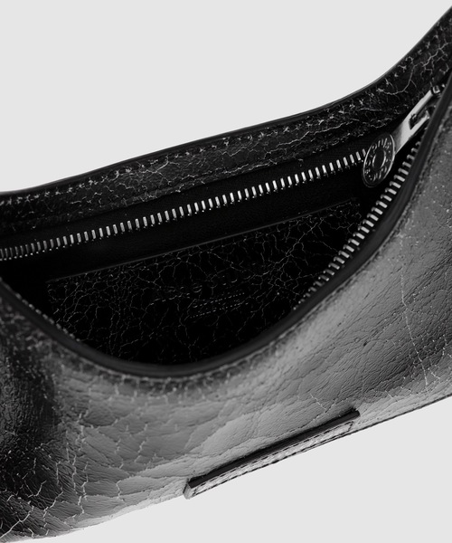 Acne Studios（アクネストゥディオズ）の「FN-WN-BAGS000414（ショルダーバッグ・レディース・ブラック・ONE SIZE）」の7枚目の写真