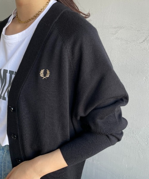 FRED PERRY ワンポイントロゴ刺繍 Vネックニットカーディガン FRED PERRY（フレッドペリー）の「[FRED PERRY/フレッドペリー