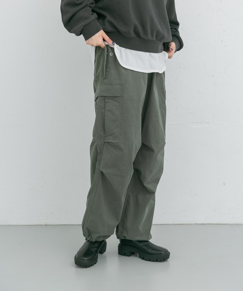 EKAL（エカル）の「パラシュートイージーパンツ（その他パンツ・レディース・オリーブ/ブラック・ONE）」の2枚目の写真
