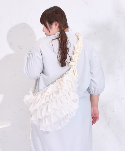Louiosy(ルオシー)の「【大きいサイズ】チュールフリルドロストショルダーバッグ(ショルダーバッグ・レディース・ブルー系その他/ピンク/アイボリー・FREE)」の5枚目の写真