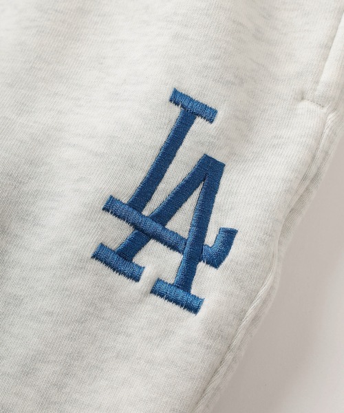 MLB(メジャーリーグベースボール)の「【MAJOR LEAGUE BASEBALL/メジャーリーグベースボール】MLB 3TEAM LOGO ミッドサイズロゴ刺繍&ミニワッペンデザイン 裏起毛スウェットパンツ(スウェットパンツ・メンズ・オートミール/ブラック/グレー・M/L/XL)」の5枚目の写真