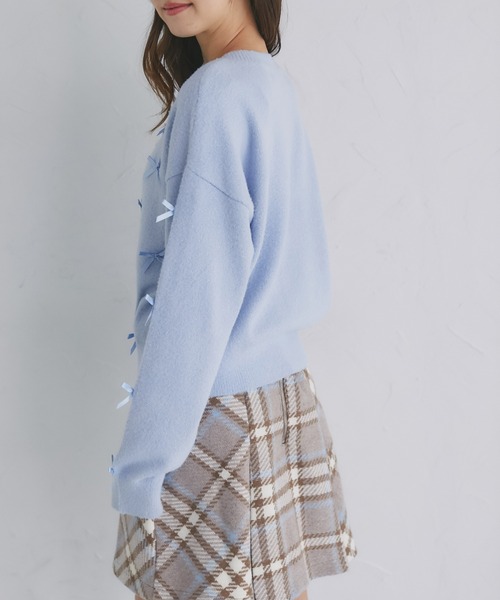 tocco closet(トッコ クローゼット)の「メニーリボンきらきらラメ入りフェザーニットカーディガン(カーディガン/ボレロ・レディース・ピンク/オフホワイト/ブルー・M)」の12枚目の写真