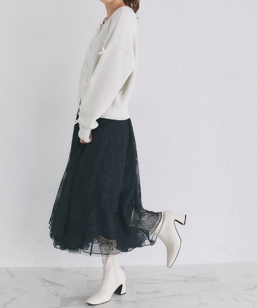 tocco closet(トッコ クローゼット)の「メニーリボンきらきらラメ入りフェザーニットカーディガン(カーディガン/ボレロ・レディース・ピンク/オフホワイト/ブルー・M)」の5枚目の写真