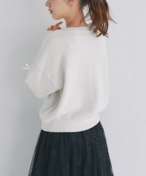 tocco closet(トッコ クローゼット)の「メニーリボンきらきらラメ入りフェザーニットカーディガン(カーディガン/ボレロ・レディース・ピンク/オフホワイト/ブルー・M)」の8枚目の写真