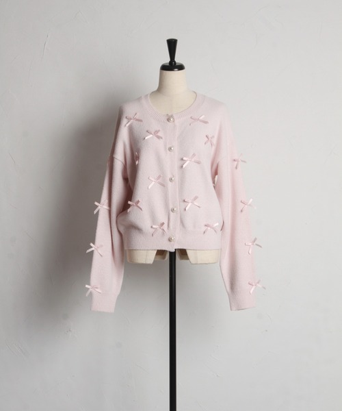 tocco closet(トッコ クローゼット)の「メニーリボンきらきらラメ入りフェザーニットカーディガン(カーディガン/ボレロ・レディース・ピンク/オフホワイト/ブルー・M)」の20枚目の写真