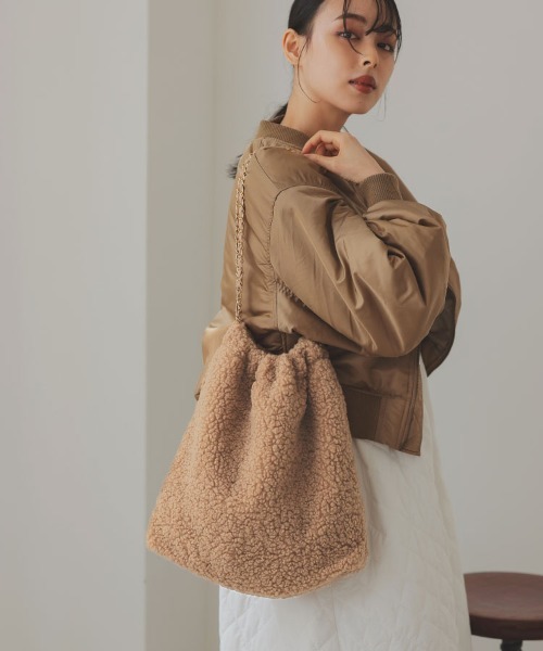DONOBAN(ドノバン)の「ボアチェーンバッグ(ハンドバッグ・レディース・ブラック/ベージュ/ブラウン・ONESIZE)」の22枚目の写真