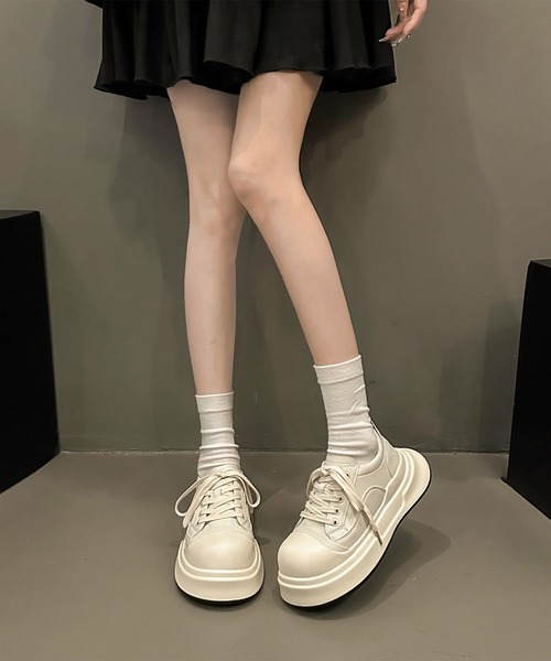 Lace Ladies(レースレディース)の「ボリューム ラウンドトゥ 厚底 レースアップ スニーカー(スニーカー・レディース・ブラック/シルバー/ホワイト・24cm/23.5cm/23cm/22.5cm/25cm/24.5cm)」の15枚目の写真