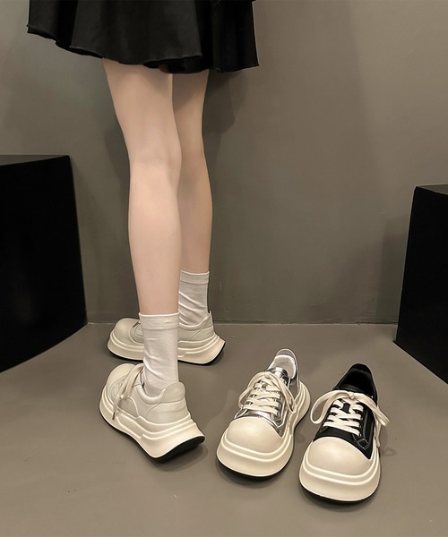 Lace Ladies(レースレディース)の「ボリューム ラウンドトゥ 厚底 レースアップ スニーカー(スニーカー・レディース・ブラック/シルバー/ホワイト・24cm/23.5cm/23cm/22.5cm/25cm/24.5cm)」の17枚目の写真