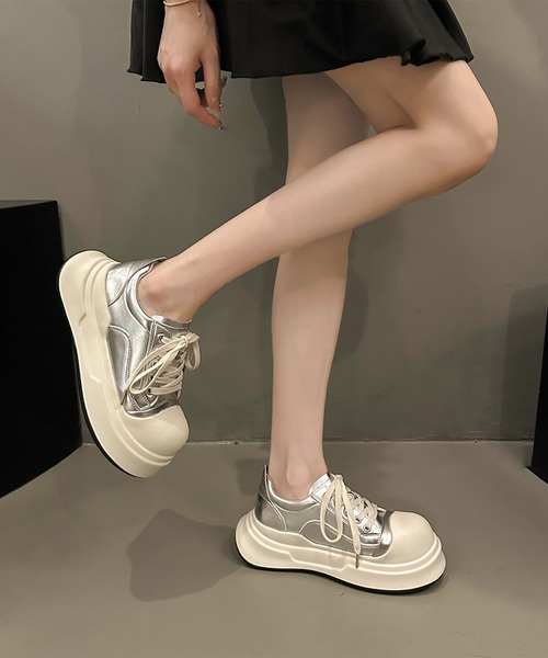 Lace Ladies(レースレディース)の「ボリューム ラウンドトゥ 厚底 レースアップ スニーカー(スニーカー・レディース・ブラック/シルバー/ホワイト・24cm/23.5cm/23cm/22.5cm/25cm/24.5cm)」の21枚目の写真