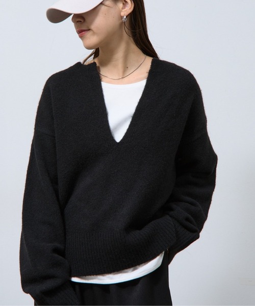 COLONY 2139(コロニートゥーワンスリーナイン)の「微起毛キーネックニットプルオーバー(ニット/セーター・レディース・ブラック/ライトグレー/グレー/レッド/ネイビー・FREE)」の2枚目の写真