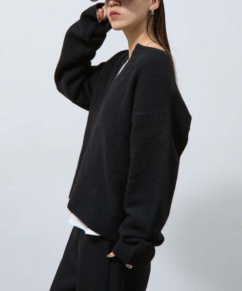 COLONY 2139(コロニートゥーワンスリーナイン)の「微起毛キーネックニットプルオーバー(ニット/セーター・レディース・ブラック/ライトグレー/グレー/レッド/ネイビー・FREE)」の13枚目の写真