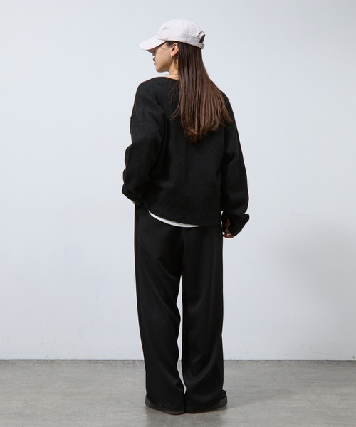 COLONY 2139(コロニートゥーワンスリーナイン)の「微起毛キーネックニットプルオーバー(ニット/セーター・レディース・ブラック/ライトグレー/グレー/レッド/ネイビー・FREE)」の10枚目の写真