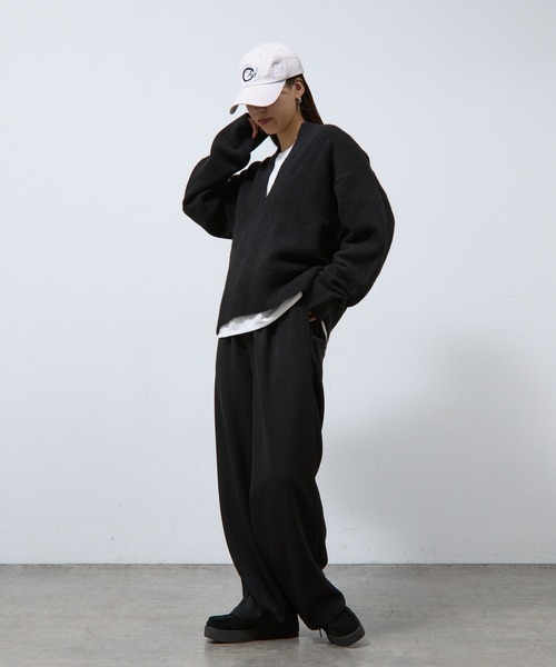 COLONY 2139(コロニートゥーワンスリーナイン)の「微起毛キーネックニットプルオーバー(ニット/セーター・レディース・ブラック/ライトグレー/グレー/レッド/ネイビー・FREE)」の9枚目の写真