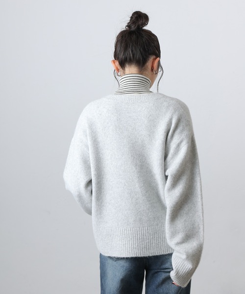 COLONY 2139(コロニートゥーワンスリーナイン)の「微起毛キーネックニットプルオーバー(ニット/セーター・レディース・ブラック/ライトグレー/グレー/レッド/ネイビー・FREE)」の6枚目の写真