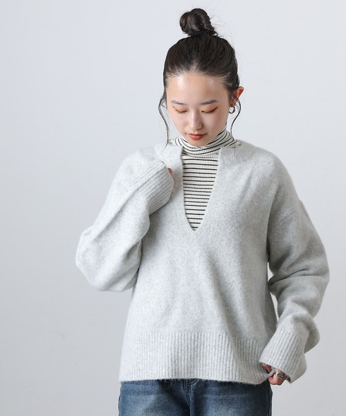 COLONY 2139(コロニートゥーワンスリーナイン)の「微起毛キーネックニットプルオーバー(ニット/セーター・レディース・ブラック/ライトグレー/グレー/レッド/ネイビー・FREE)」の8枚目の写真