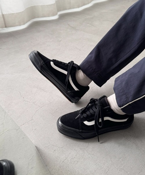 VANS(バンズ)の「VANS LX Old Skool/VN000D56(スニーカー・レディース・ブラウン/ブラック・7/6.5/9/10/8/6/5.5)」の2枚目の写真