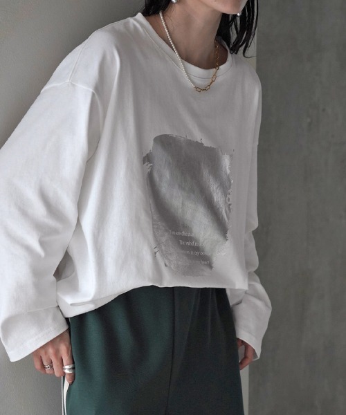 HUG.U(ハグユー)の「シャイニーフロントプリントロンT(Tシャツ/カットソー・レディース・ホワイト/ブラック/ライトベージュ/ダークグレー・FREE)」の15枚目の写真