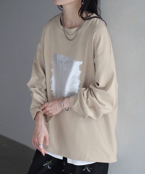 HUG.U(ハグユー)の「シャイニーフロントプリントロンT(Tシャツ/カットソー・レディース・ホワイト/ブラック/ライトベージュ/ダークグレー・FREE)」の5枚目の写真