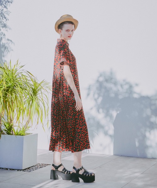 manana suerte（マニャーナスエルテ）の「アシンメトリープリーツワンピース（ワンピース・レディース・その他1/その他2・FREE）」の6枚目の写真