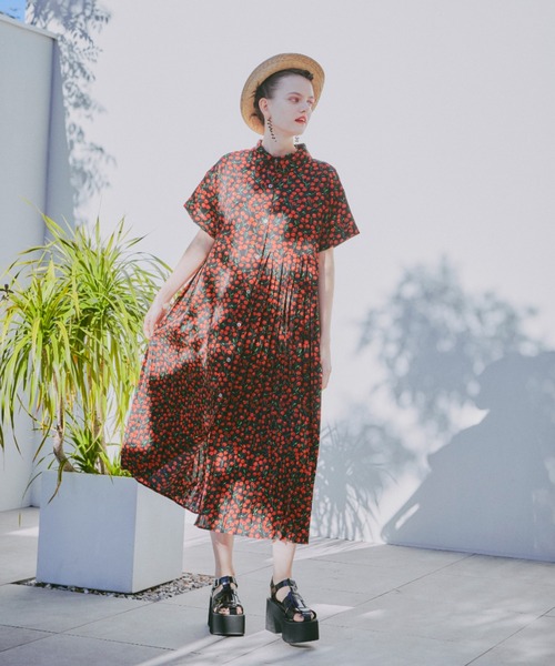 manana suerte（マニャーナスエルテ）の「アシンメトリープリーツワンピース（ワンピース・レディース・その他1/その他2・FREE）」の8枚目の写真