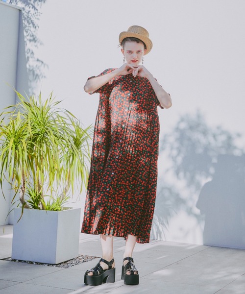 manana suerte（マニャーナスエルテ）の「アシンメトリープリーツワンピース（ワンピース・レディース・その他1/その他2・FREE）」の13枚目の写真