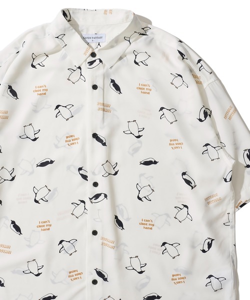 ADPOSION（アドポーション）の「接触冷感 イージーケア アニマル柄 ルーズシルエット半袖シャツ（シャツ/ブラウス・メンズ・ホワイト系1/ホワイト系2/ブルーグレー/ホワイト系3/ブラック系2/ブラック系4/ブルー/ホワイト系4/ブラック系1/ブラック系3/グリーン/ベージュ・MEDIUM/LARGE/X-LARGE）」の5枚目の写真