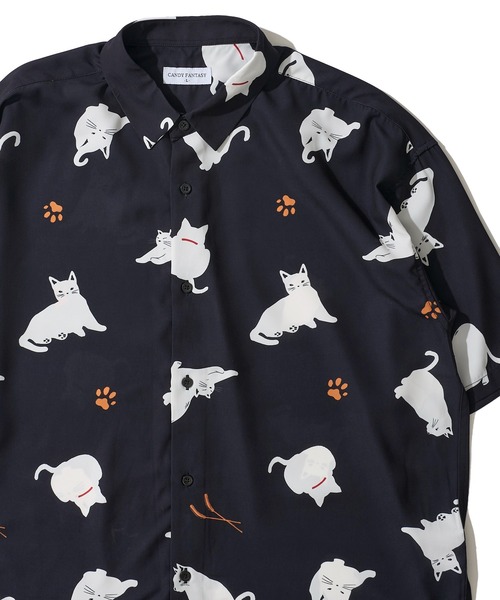 ADPOSION（アドポーション）の「接触冷感 イージーケア アニマル柄 ルーズシルエット半袖シャツ（シャツ/ブラウス・メンズ・ホワイト系1/ホワイト系2/ブルーグレー/ホワイト系3/ブラック系2/ブラック系4/ブルー/ホワイト系4/ブラック系1/ブラック系3/グリーン/ベージュ・MEDIUM/LARGE/X-LARGE）」の7枚目の写真