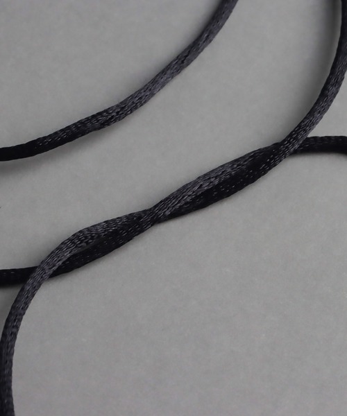 abaskdesign(アバスクデザイン)の「リボン チョーカー コードネックレス(チョーカー・レディース・ブラウン/ブラック・FREE)」の4枚目の写真