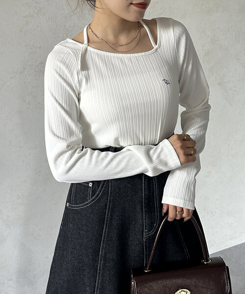 Thevon(ゼボン)の「アシメネックホルター刺繍ロゴプルオーバー(Tシャツ/カットソー・レディース・ブラック/オフホワイト/ベージュ・FREE)」の7枚目の写真