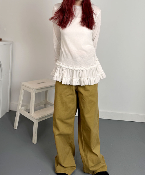 VIVID LADY(ビビッドレディー)の「裾フリル スリムロングT / Ruffled hem slim long T-shirt(Tシャツ/カットソー・レディース・アイボリー/ブラック・FREE)」の4枚目の写真