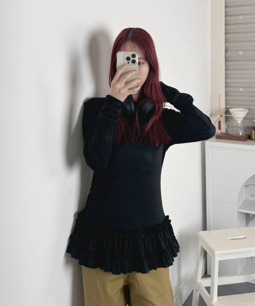 VIVID LADY(ビビッドレディー)の「裾フリル スリムロングT / Ruffled hem slim long T-shirt(Tシャツ/カットソー・レディース・アイボリー/ブラック・FREE)」の11枚目の写真