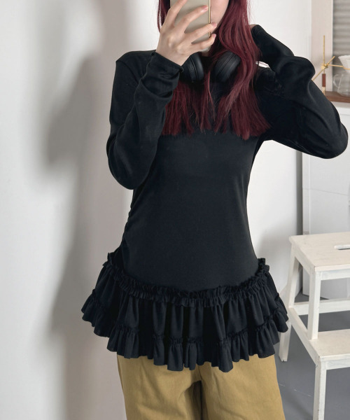 VIVID LADY(ビビッドレディー)の「裾フリル スリムロングT / Ruffled hem slim long T-shirt(Tシャツ/カットソー・レディース・アイボリー/ブラック・FREE)」の12枚目の写真