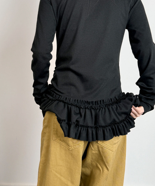 VIVID LADY(ビビッドレディー)の「裾フリル スリムロングT / Ruffled hem slim long T-shirt(Tシャツ/カットソー・レディース・アイボリー/ブラック・FREE)」の19枚目の写真
