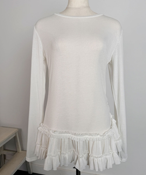 VIVID LADY(ビビッドレディー)の「裾フリル スリムロングT / Ruffled hem slim long T-shirt(Tシャツ/カットソー・レディース・アイボリー/ブラック・FREE)」の20枚目の写真