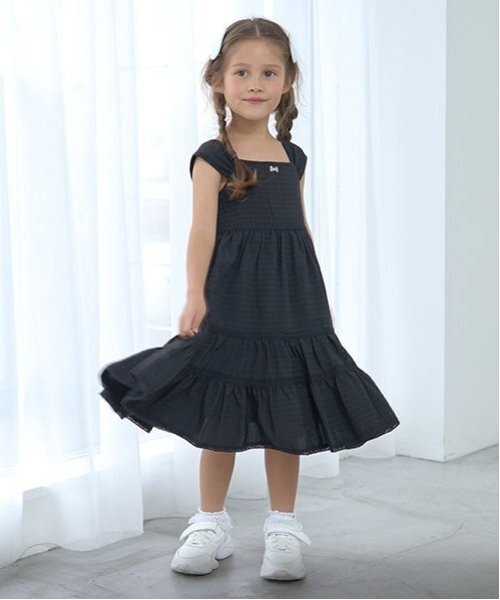 Lycee mine（リセマイン）の「ティアードワンピース（ワンピース・キッズ・サックスブルー/オフホワイト/ブラック・150cm/130cm/110cm/120cm/140cm/100cm）」の3枚目の写真