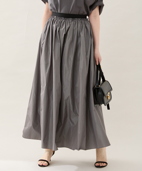 VERMEIL par iena（ヴェルメイユパーイエナ）の「グログランゴム タフタスカート（スカート・レディース・チャコールグレー/ネイビー・36/38）」の6枚目の写真