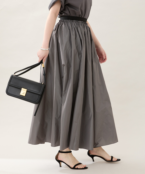 VERMEIL par iena（ヴェルメイユパーイエナ）の「グログランゴム タフタスカート（スカート・レディース・チャコールグレー/ネイビー・36/38）」の8枚目の写真