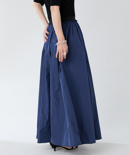 VERMEIL par iena（ヴェルメイユパーイエナ）の「グログランゴム タフタスカート（スカート・レディース・チャコールグレー/ネイビー・36/38）」の12枚目の写真