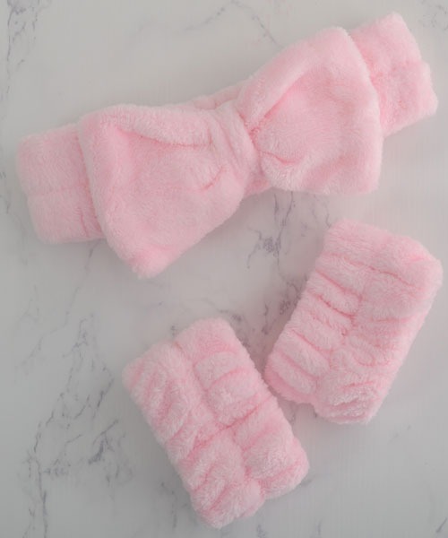 VIBGYOR Women（ヴィブジョー　ウィメン）の「【float】もこもこ ふわふわ リボン ヘアバンド【2点セット/10色展開】(リストバンド付き)（ヘアバンド・レディース・ホワイト/ピンク/パープル/イエロー/グレイッシュベージュ/ライトブルー/ベビーピンク/オフホワイト/グレー/ブラック/グレー系・FREE）」の10枚目の写真